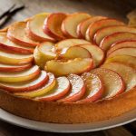 Tarte fine aux pommes de Cyril Lignac : recette gourmande et facile