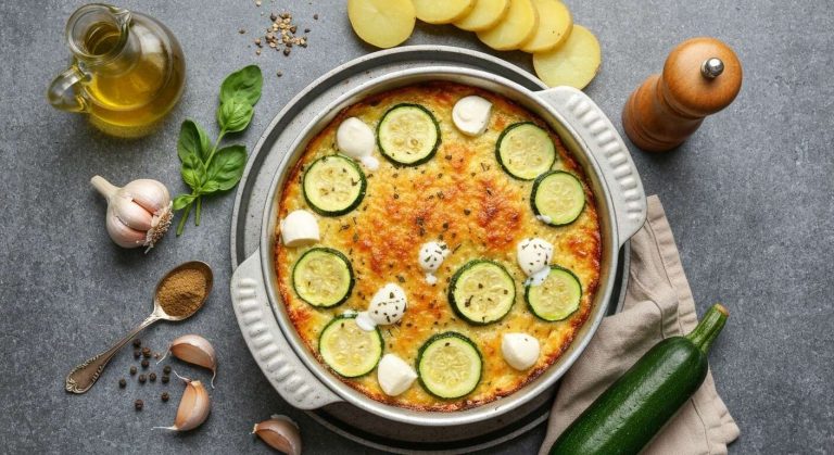 Gratin de courgettes, pommes de terre et mozzarella : une recette savoureuse