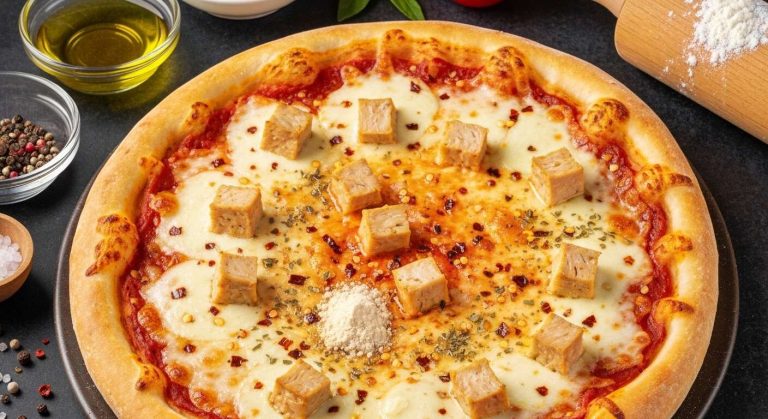 Pizza au Poulet et Fromage : recette Savoureuse à Essayer