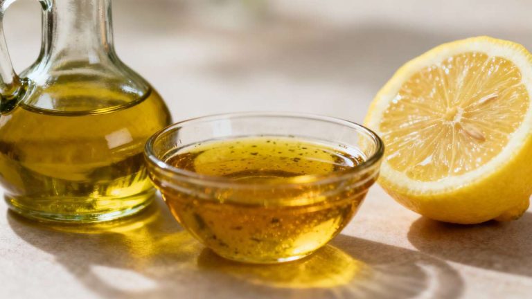 Vinaigrette à l&rsquo;huile d&rsquo;olive et citron : recette facile et rapide